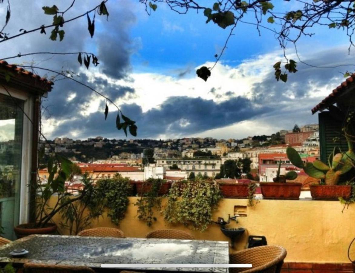 דירות נאפולי Le Terrazze Di Chiaia מראה חיצוני תמונה